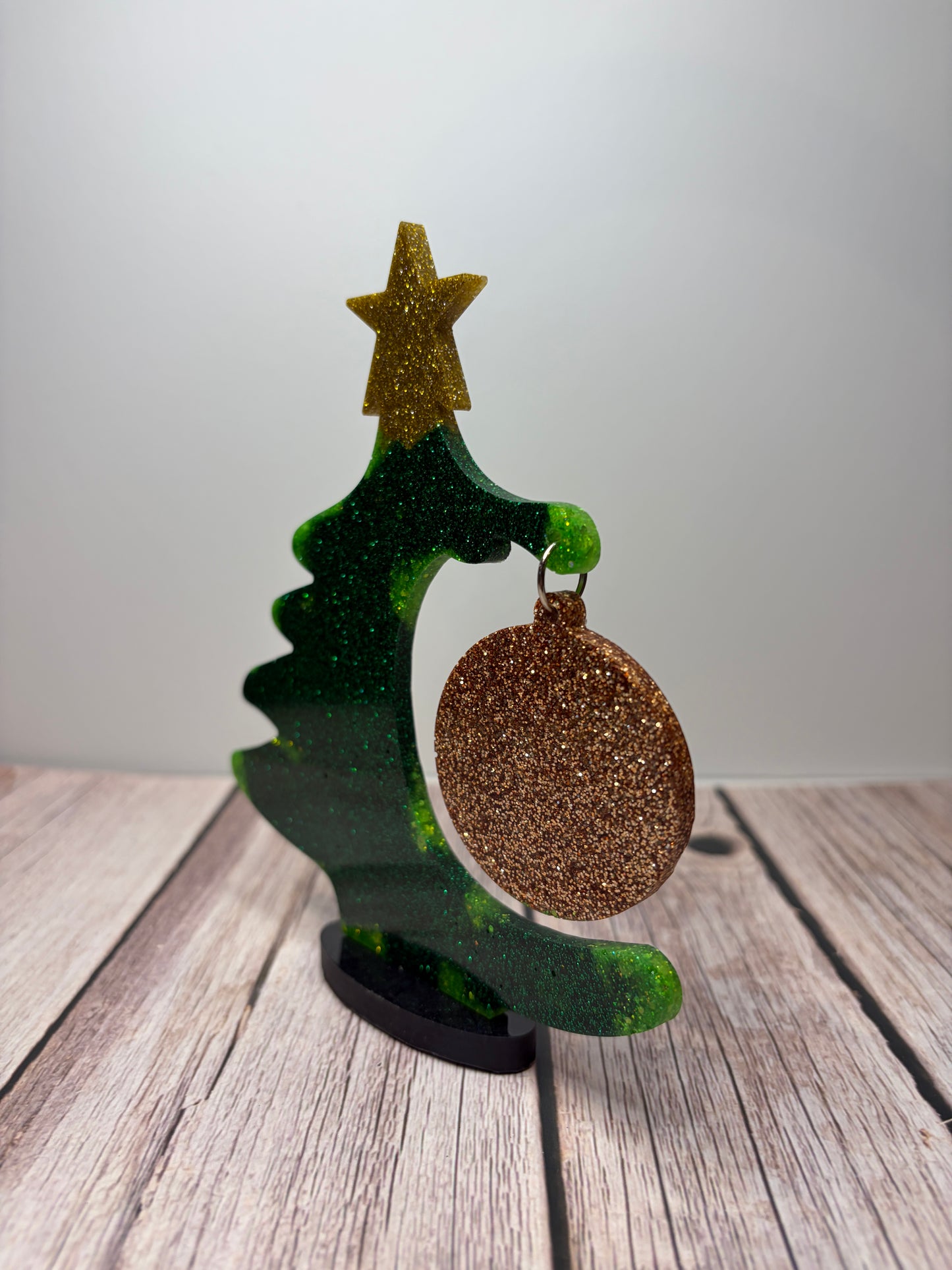 Holiday Tree w/ornament