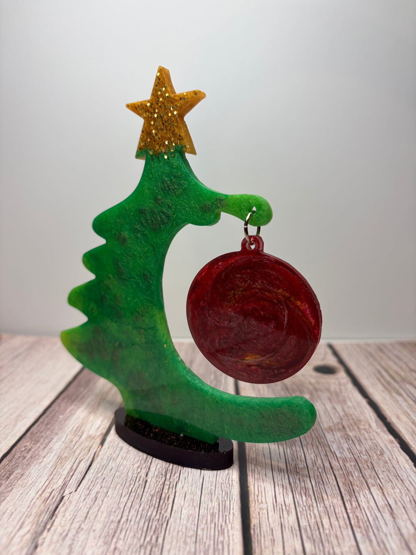 Holiday Tree w/ornament